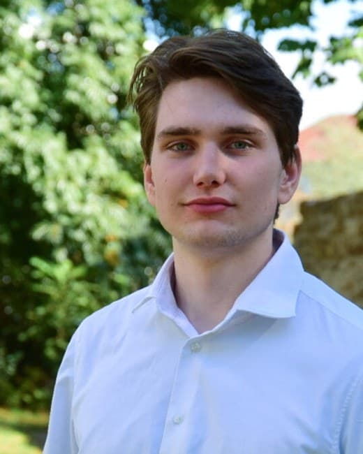 Philip Schmidt, Kundenberater